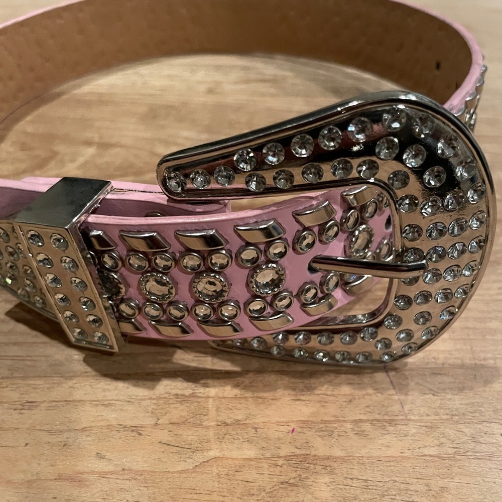 Like New Women’s Pink Silver Studded Rhinestone Belt Barbiecore Western Boho - Picture 3 of 12